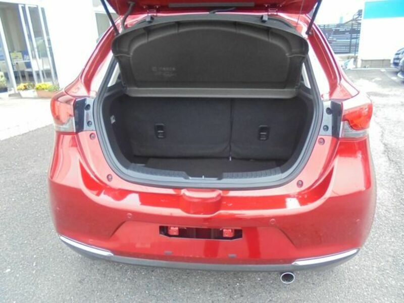 MAZDA2