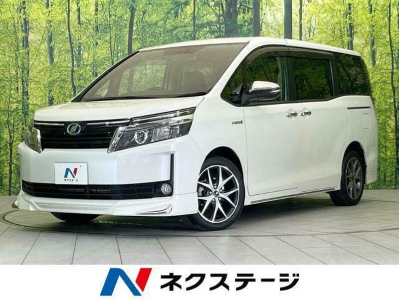 TOYOTA VOXY
