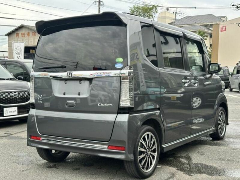 N BOX CUSTOM