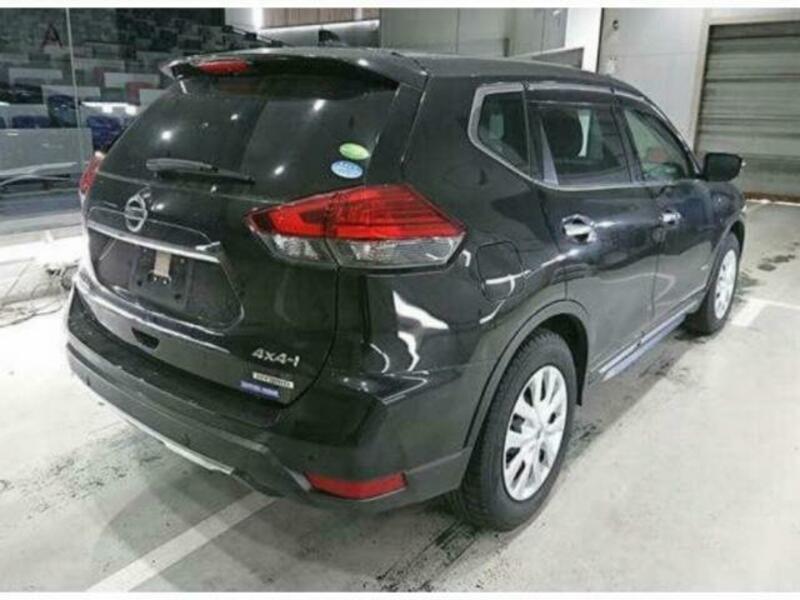 X-TRAIL
