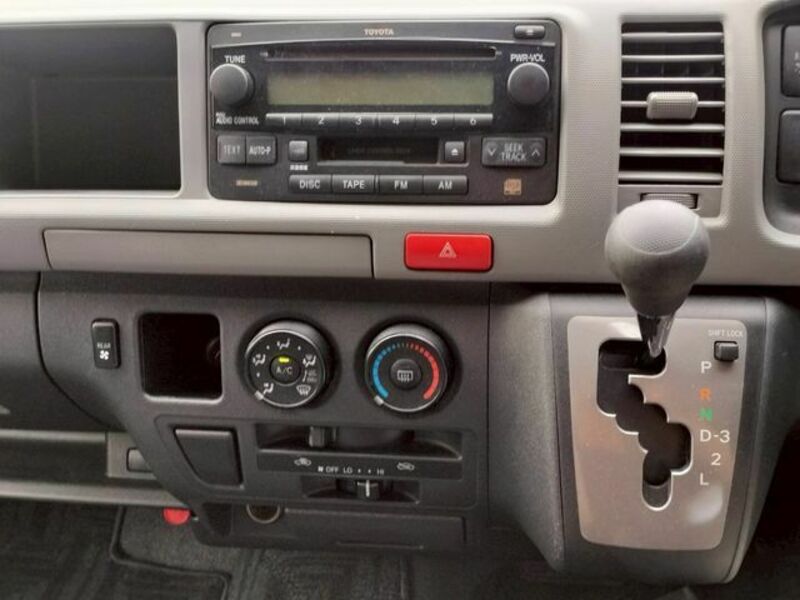HIACE COMMUTER