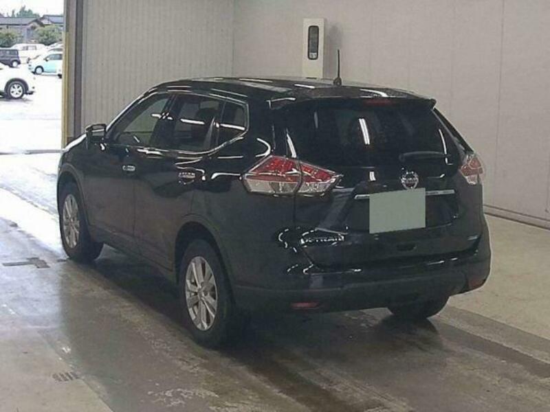 X-TRAIL
