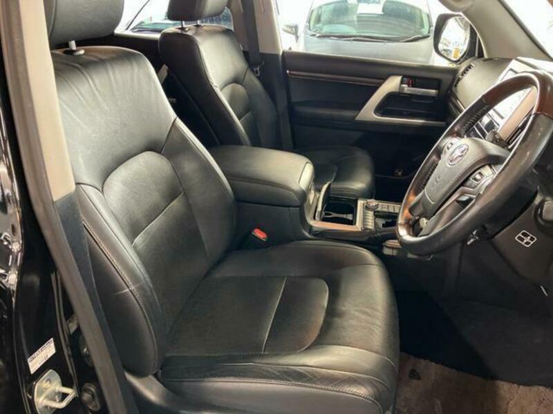 LAND CRUISER