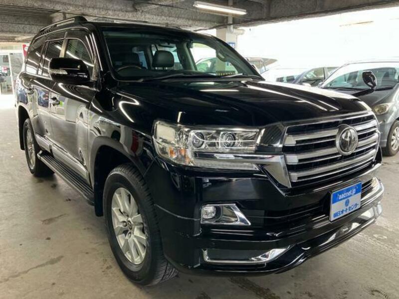 TOYOTA LAND CRUISER
