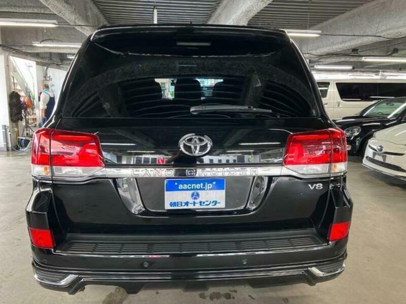 LAND CRUISER