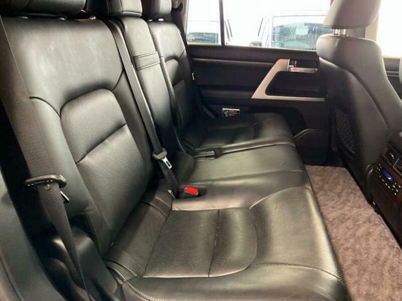 LAND CRUISER