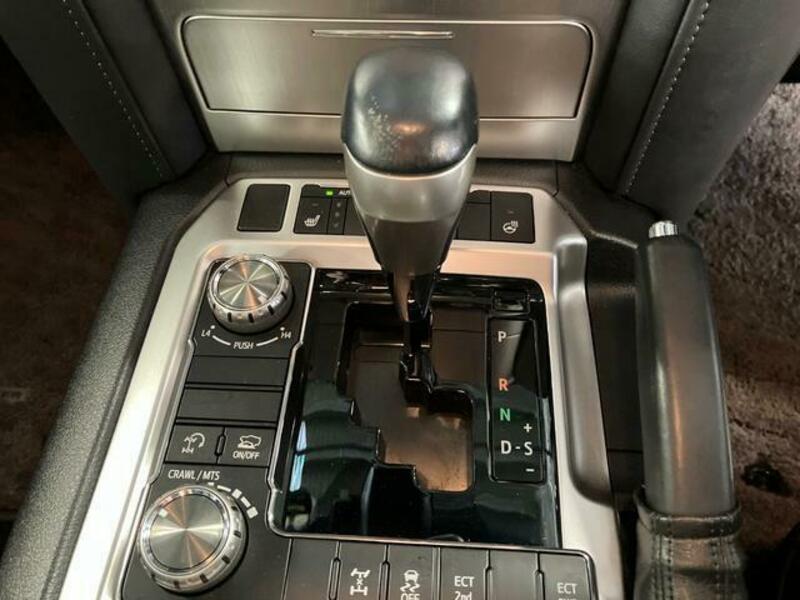 LAND CRUISER