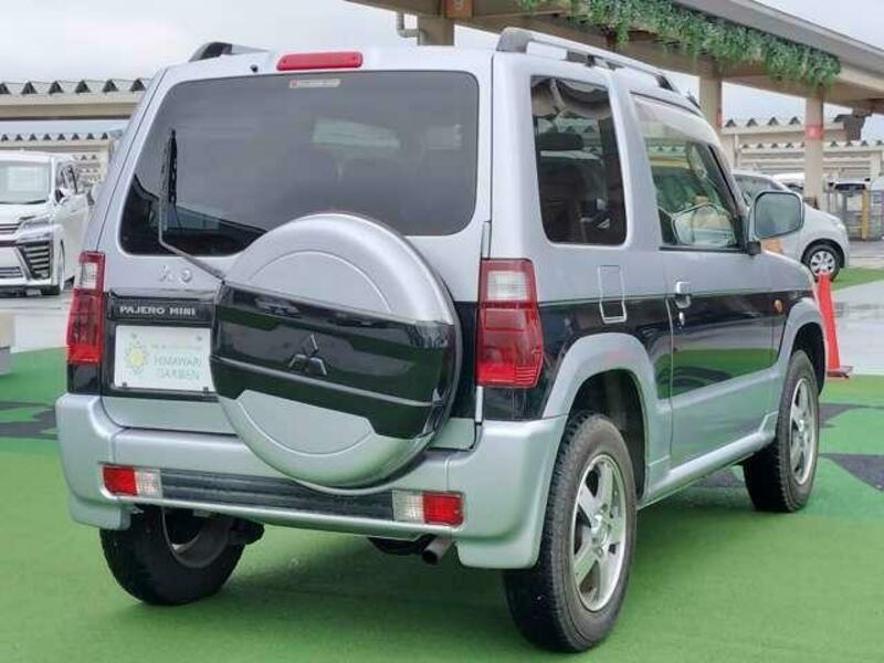 PAJERO MINI