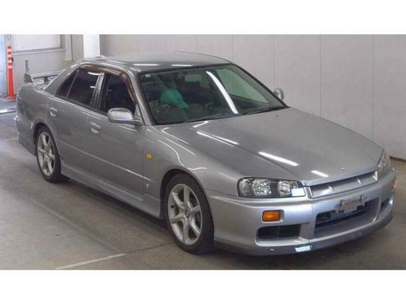 NISSAN SKYLINE