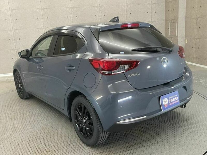 MAZDA2