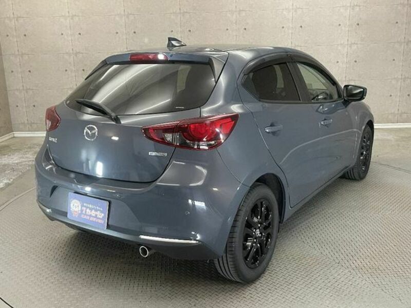 MAZDA2