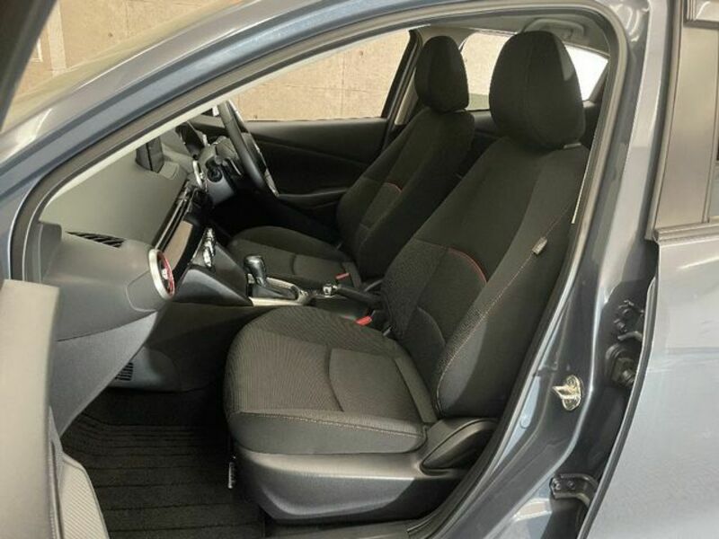 MAZDA2