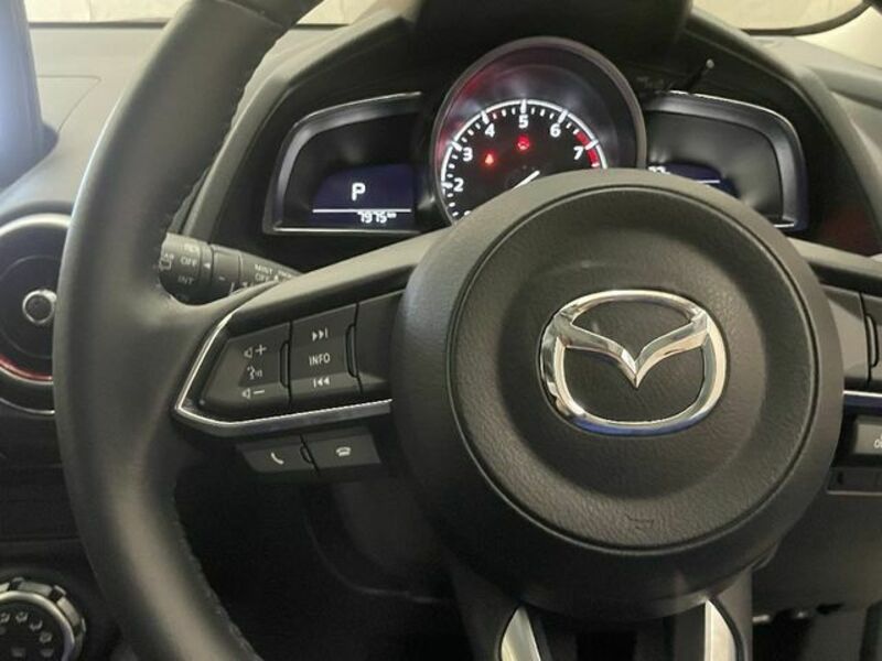 MAZDA2
