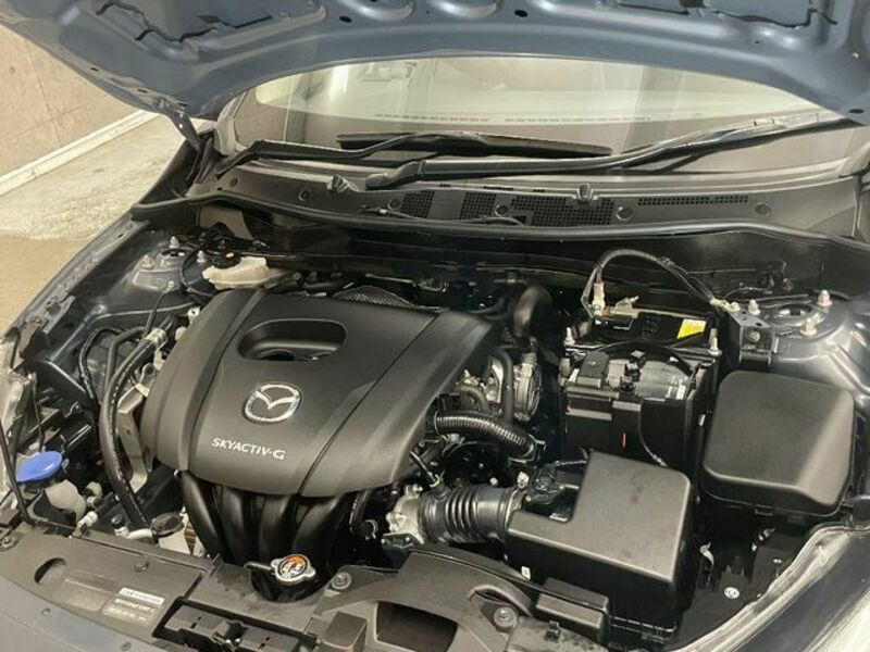 MAZDA2