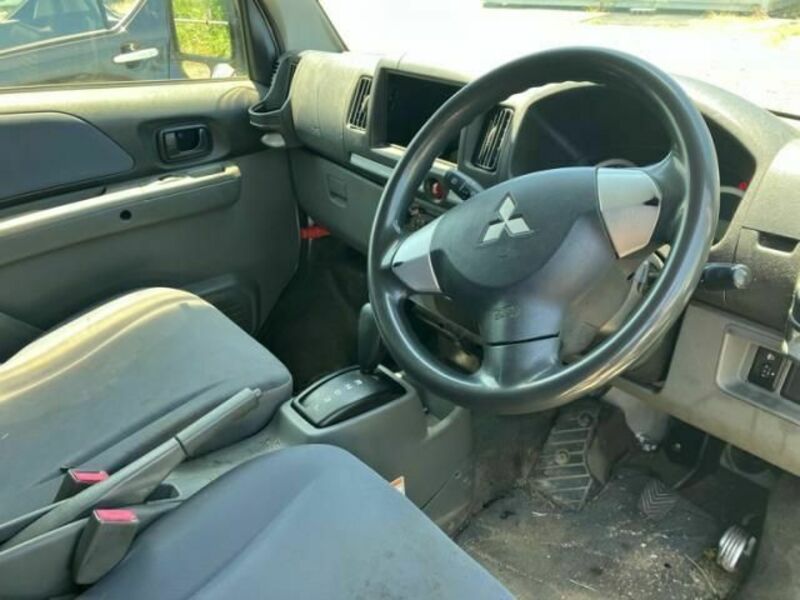 MINICAB VAN