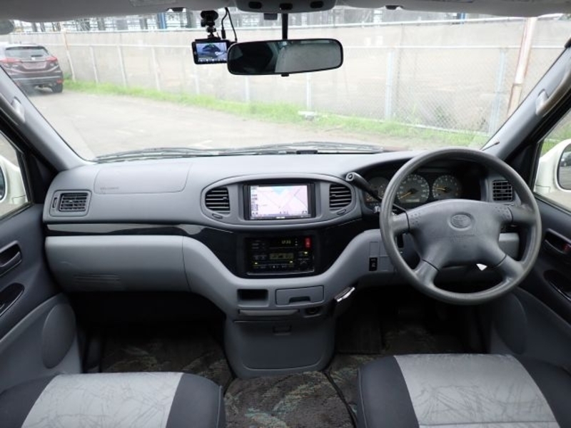 TOURING HIACE