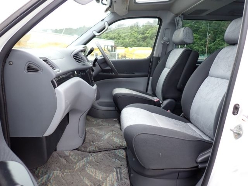 TOURING HIACE