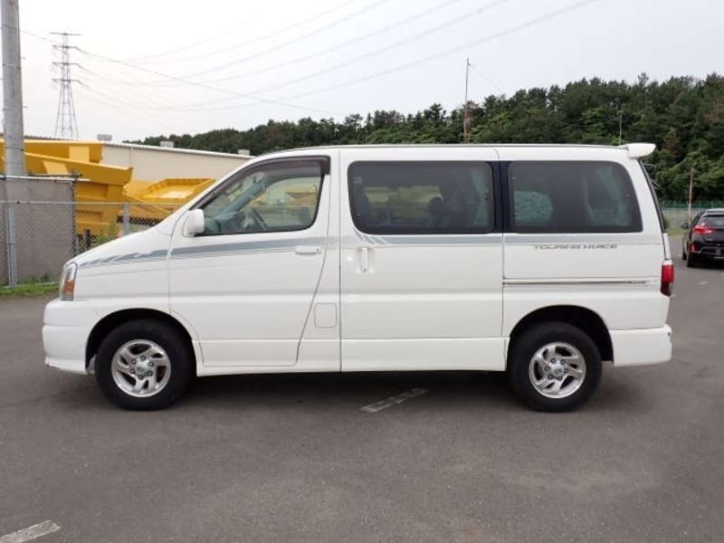 TOURING HIACE