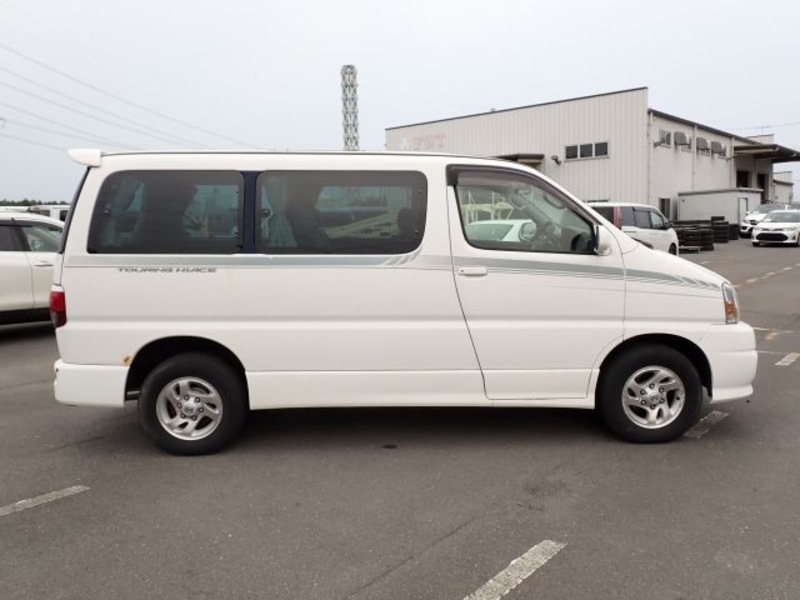 TOURING HIACE