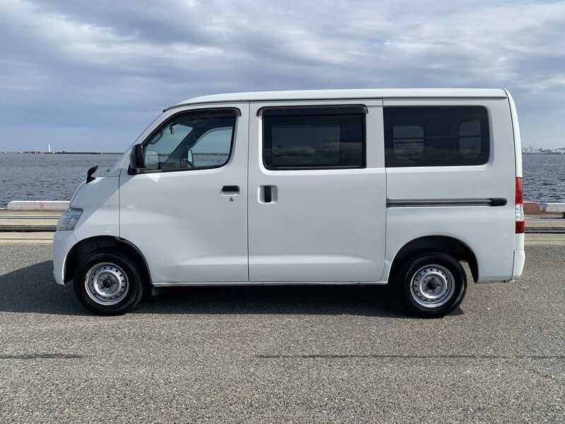 TOWN ACE VAN