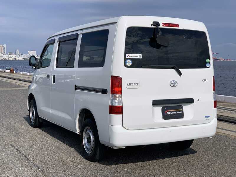 TOWN ACE VAN