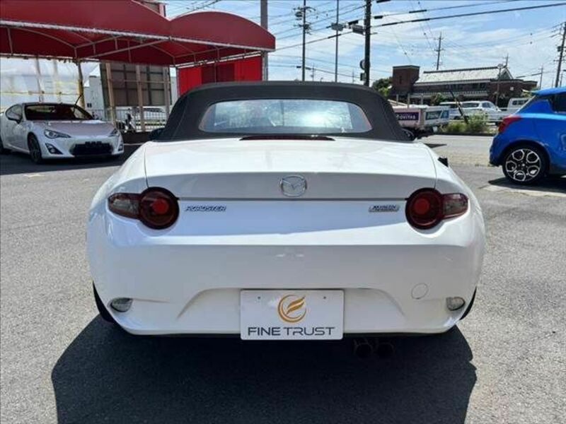 ROADSTER
