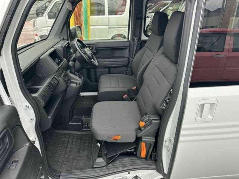 N-VAN