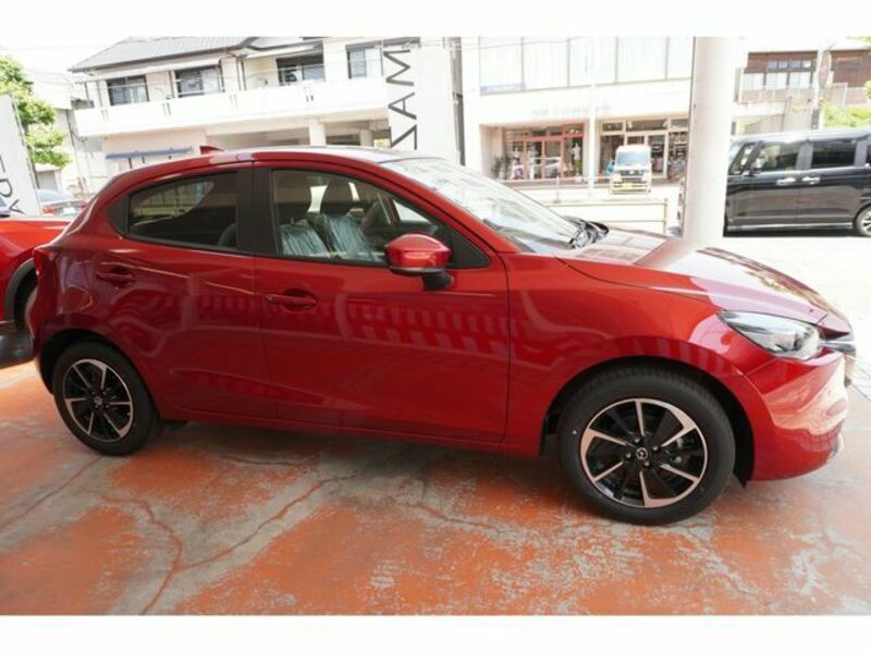 MAZDA2