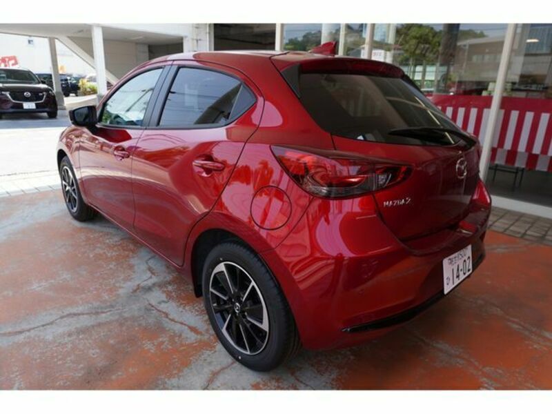 MAZDA2