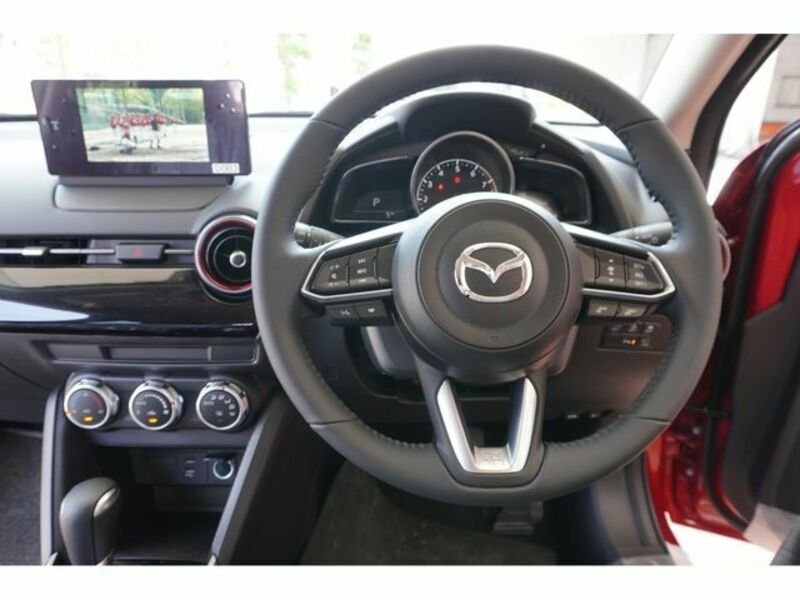 MAZDA2