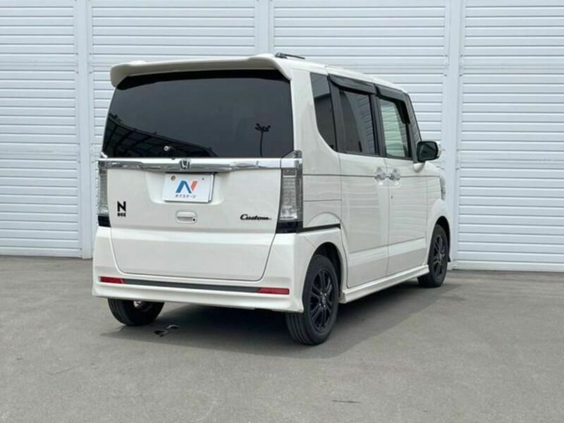 N BOX CUSTOM