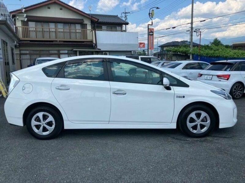 PRIUS PHV