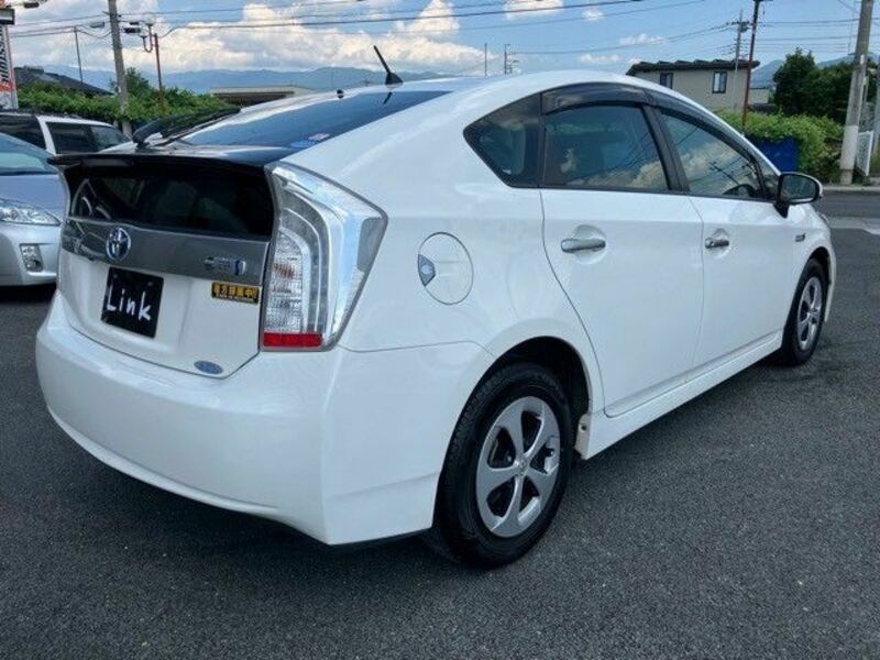 PRIUS PHV