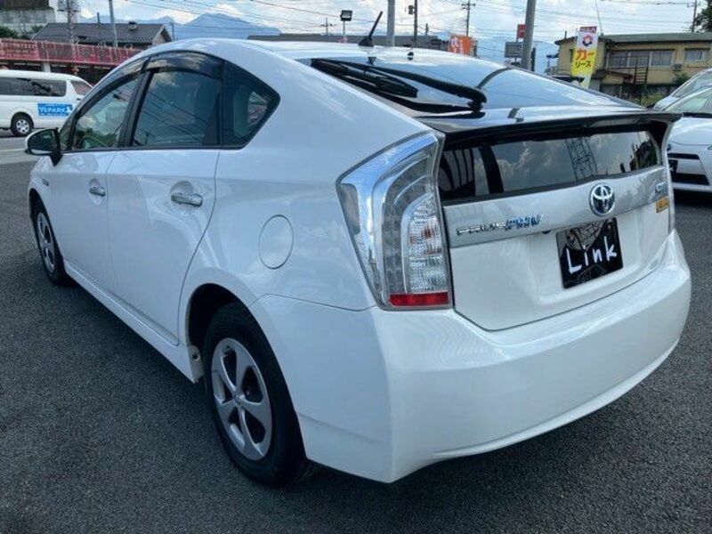 PRIUS PHV