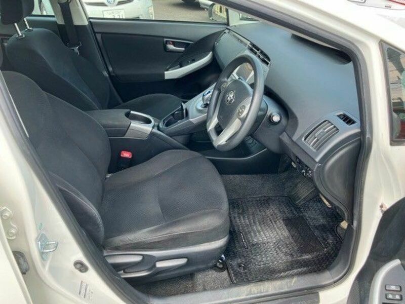 PRIUS PHV
