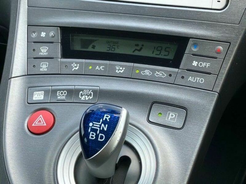 PRIUS PHV