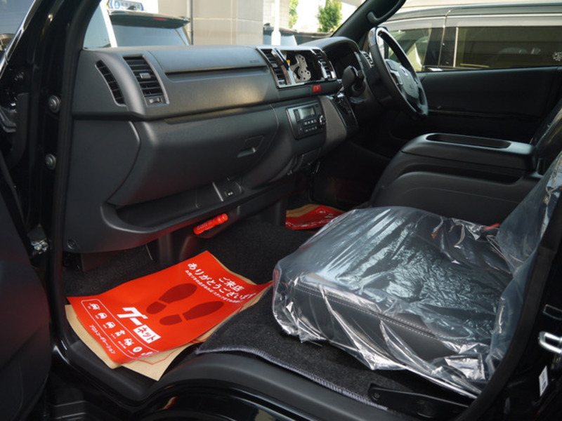 HIACE VAN