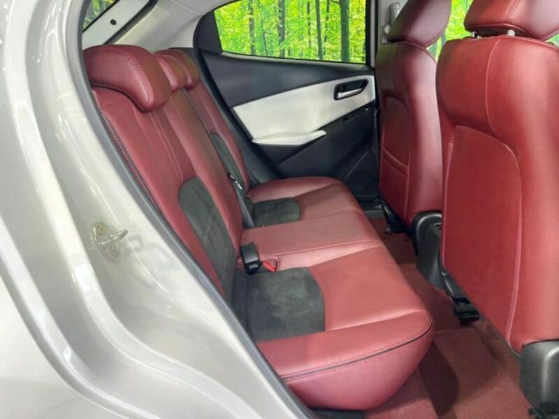 MAZDA2