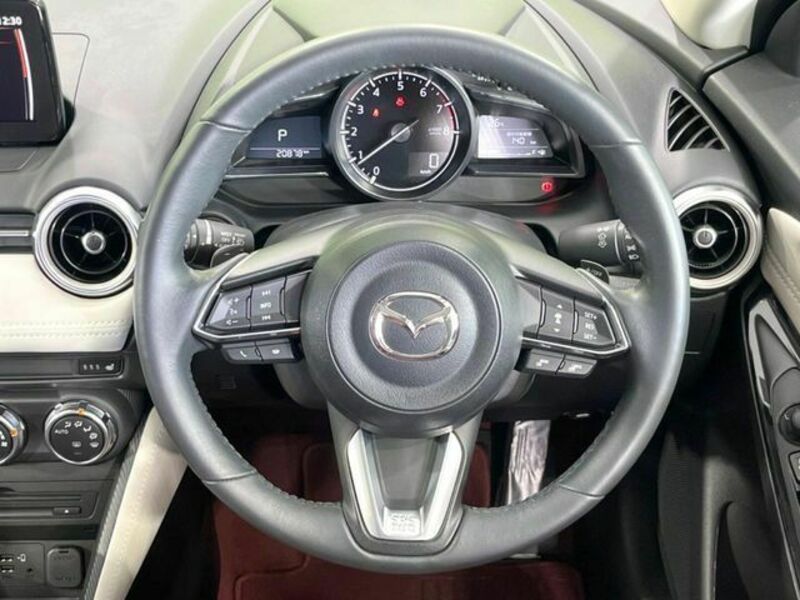 MAZDA2