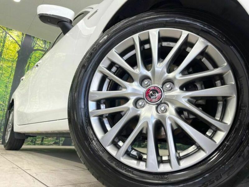 MAZDA2