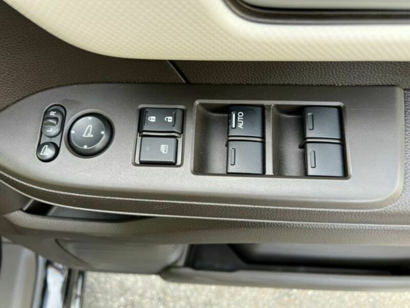 N BOX