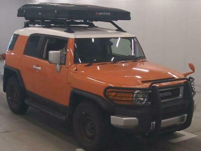 TOYOTA FJ CRUISER