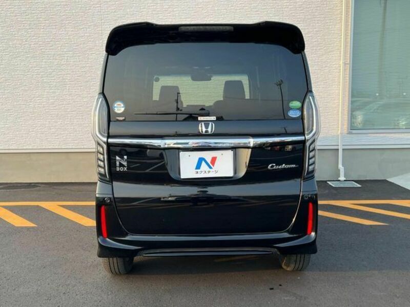 N BOX CUSTOM