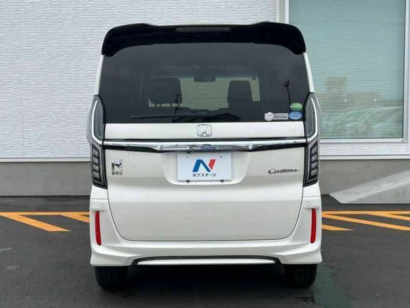 N BOX CUSTOM