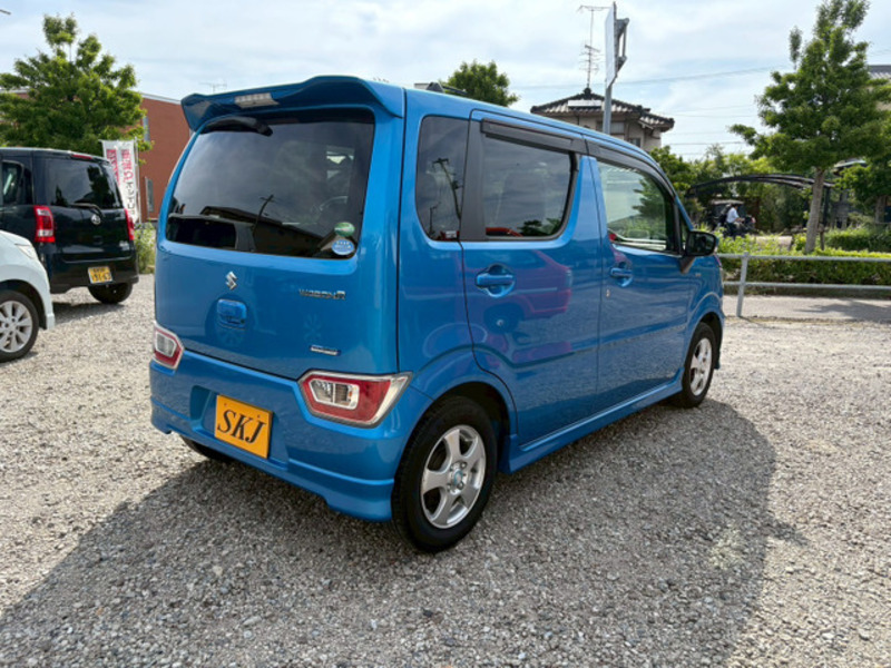 WAGON R
