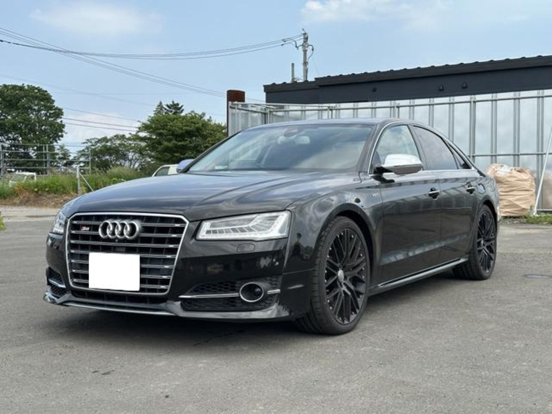 AUDI S8