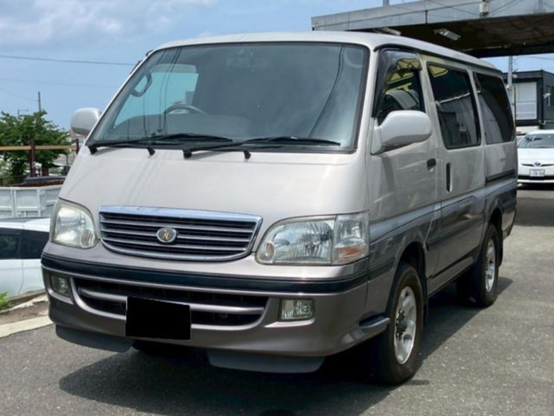 TOYOTA HIACE