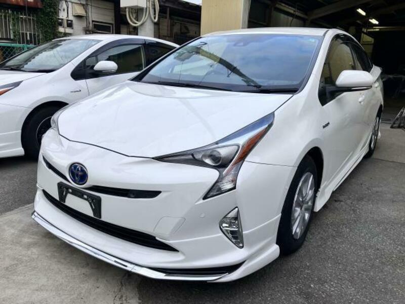 TOYOTA PRIUS