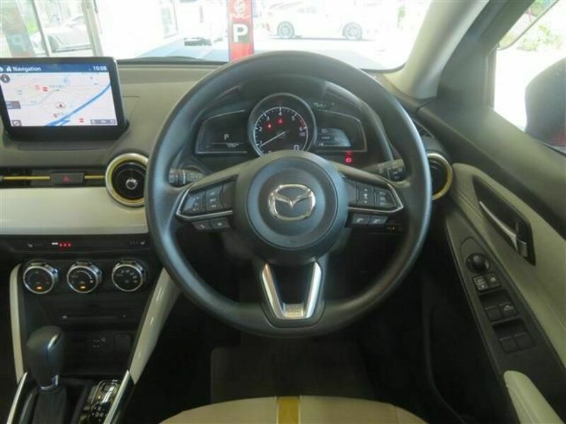 MAZDA2