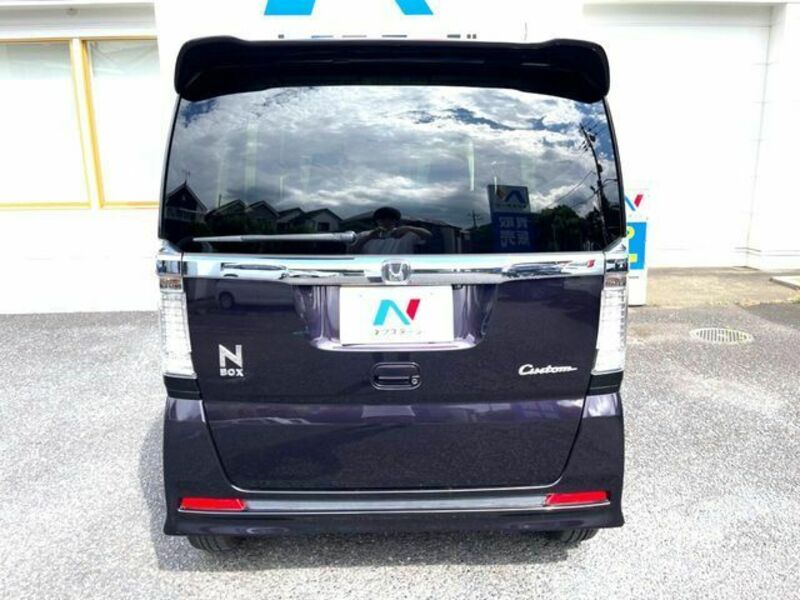 N BOX CUSTOM